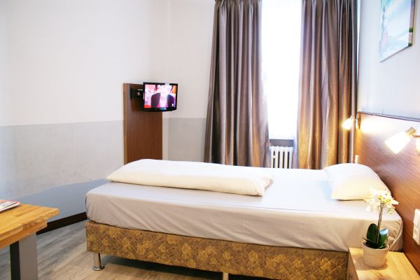 Bahn-Hotel (Düsseldorf)